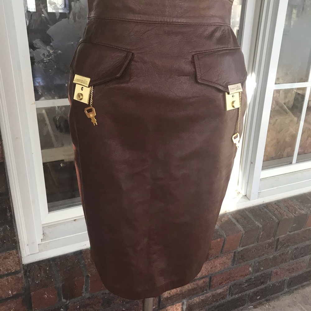 🦋 Gorgeous Moschino Brown Leather skirt - Picture 4 of 8